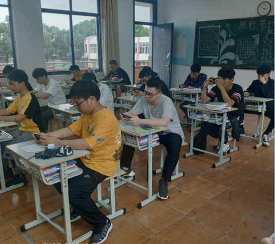 机械学院师生共看消防安全在线直播