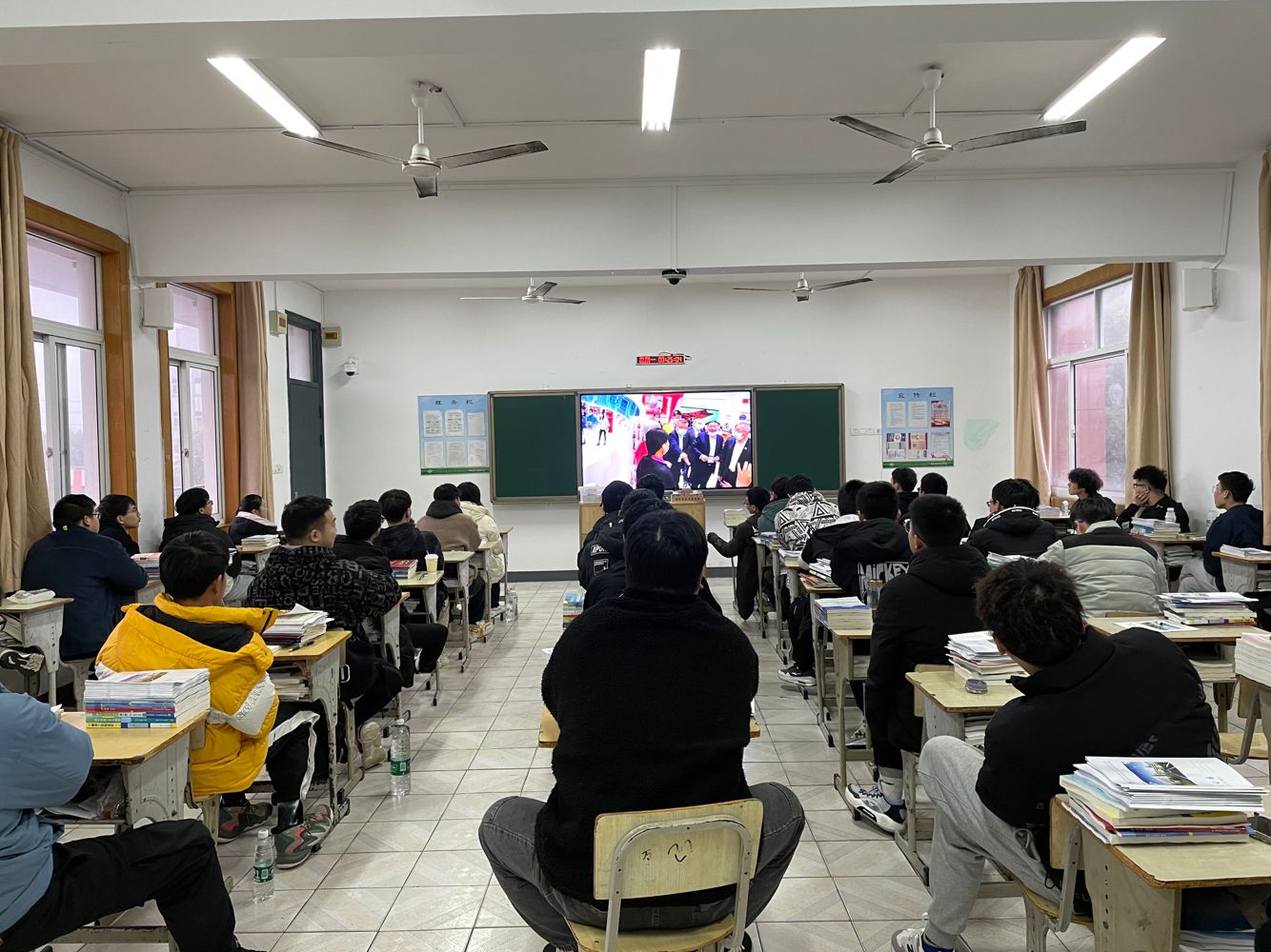 “劳动创造美好生活” 机械学院开学第一课