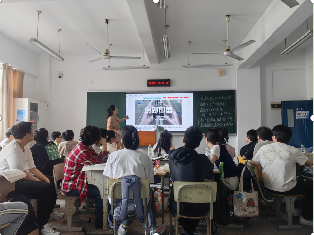 小齿轮转动大课堂 ——孙霞老师公开课探索齿轮传动教学的创新实践